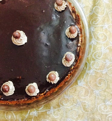 A peanut butter chocolate mousse pie and a comeback post!
