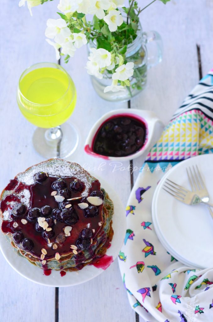 Blueberry Crumble Pancakes 